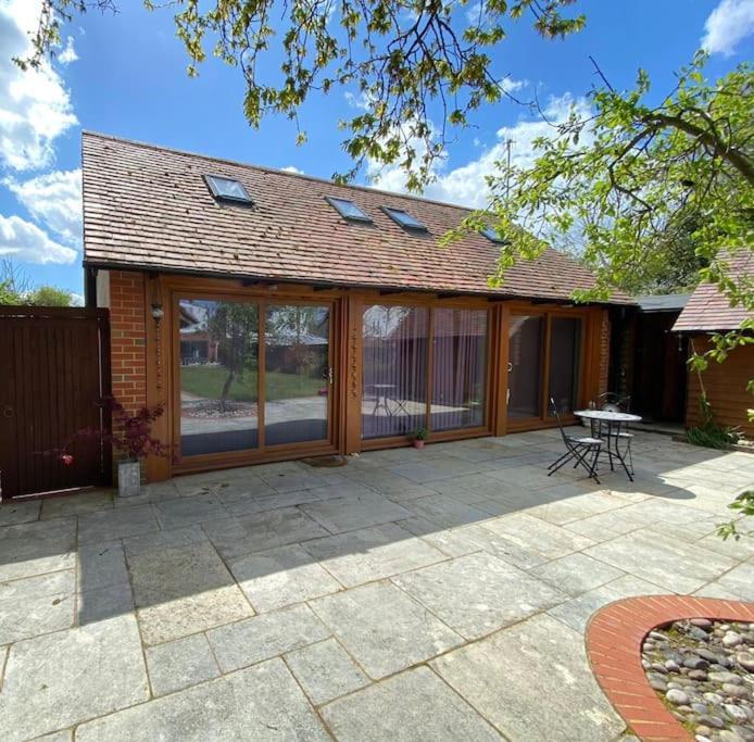 Ferienwohnung The Retreat, A Relaxing Getaway For Couples Hambrook Exterior foto