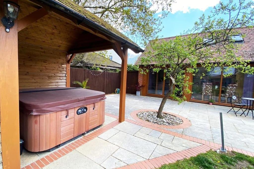 Ferienwohnung The Retreat, A Relaxing Getaway For Couples Hambrook Exterior foto